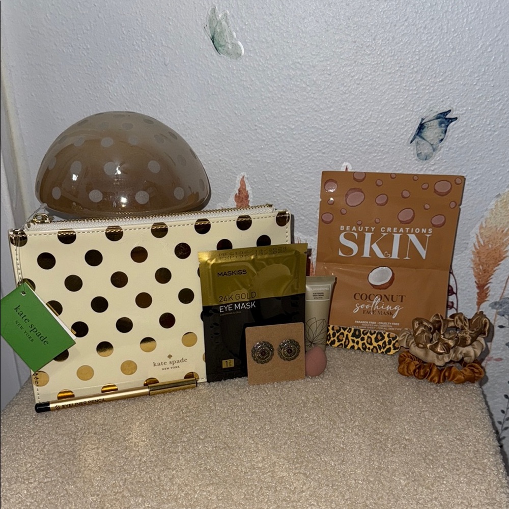 Kate Spade Polka Dot Pouch Beauty Bundle